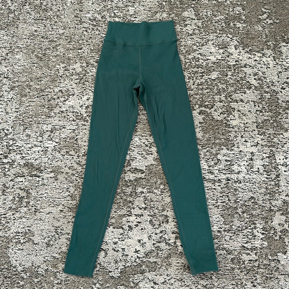 Abercrombie green ribbed leggings, 25 inch inseam